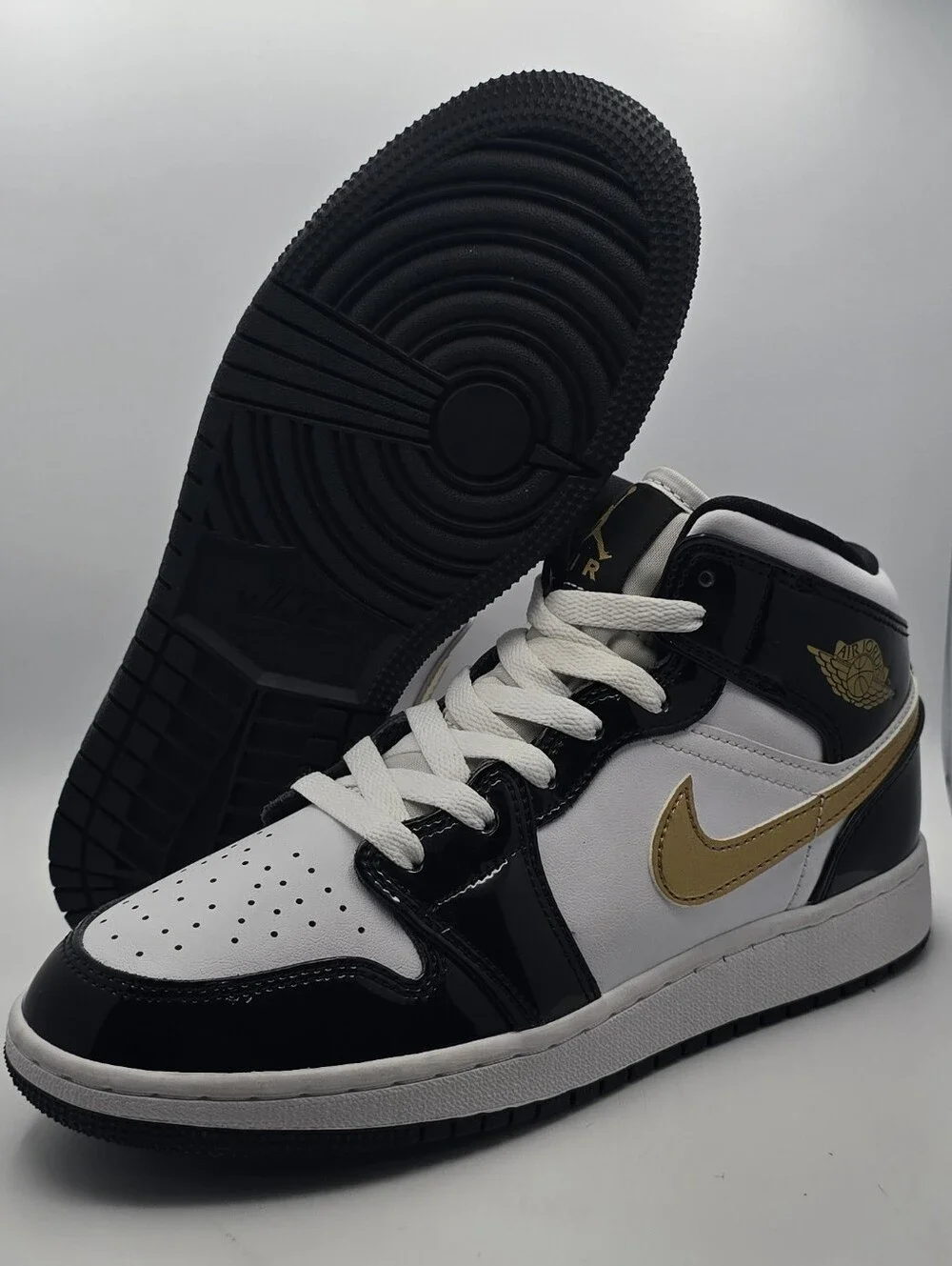 Nike Air Jordan 1 Mid GS Black White Gold Patent Leather Youth 5.5Y Womens 7